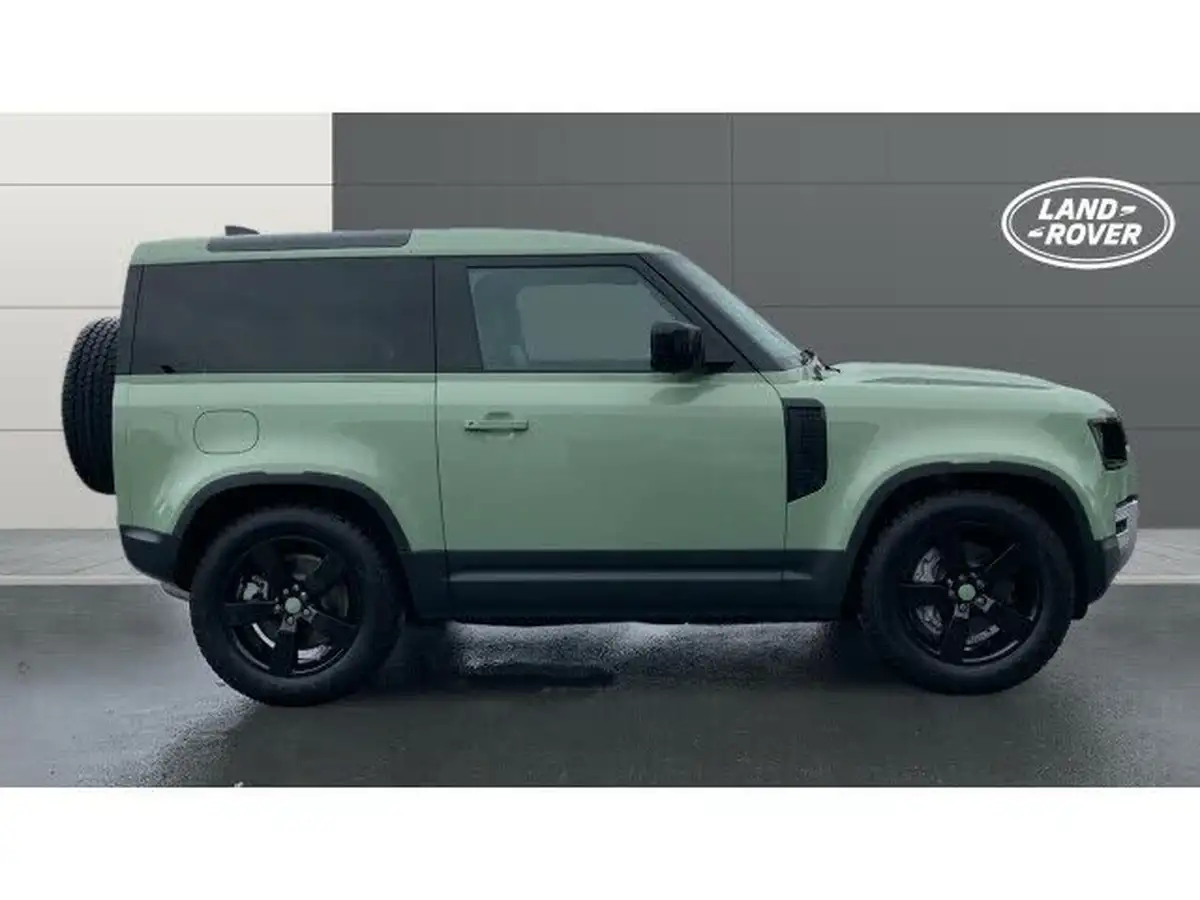 2024-land-rover-90-defender-30-d300-75th-edition-big-4