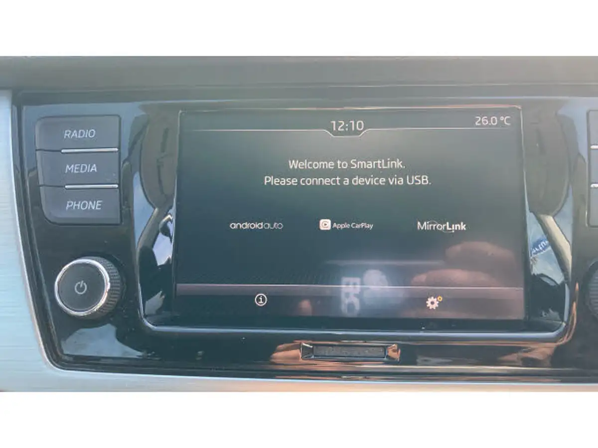 2019-skoda-fabia-10-tsi-colour-edition-big-11