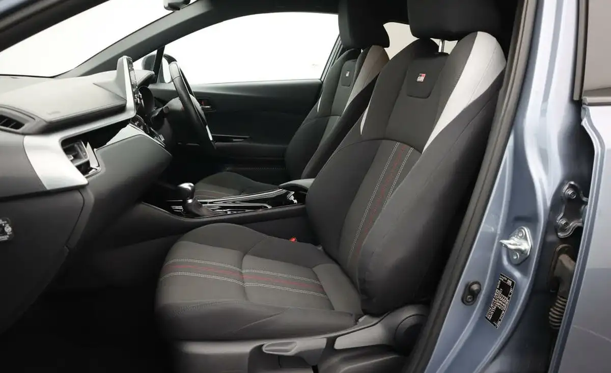 2021-toyota-c-hr-18-vvt-i-gr-sport-big-14