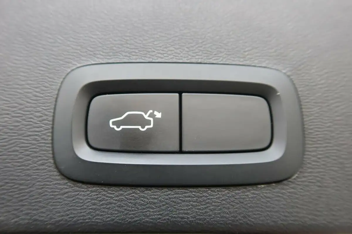 2020-volvo-xc40-20-b4-r-design-pro-awd-big-9