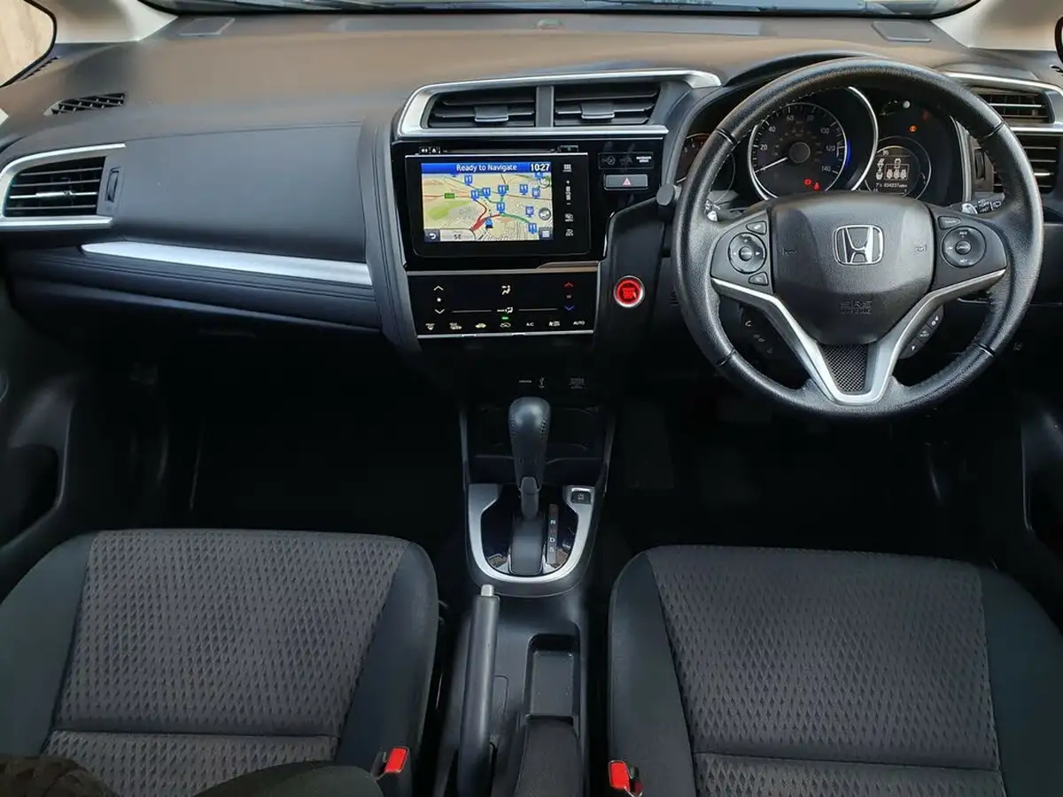 2019-honda-jazz-13-i-vtec-ex-navi-cvt-big-13