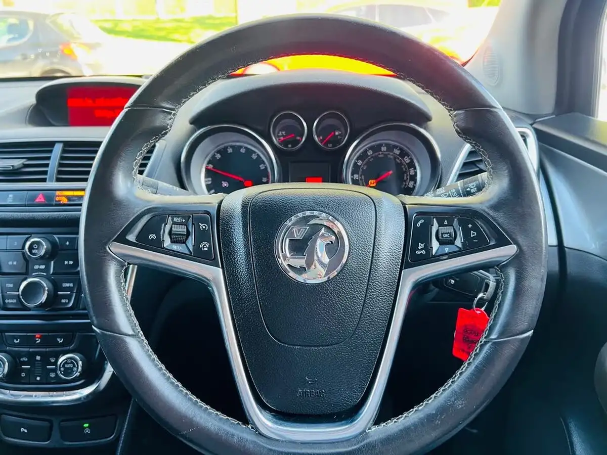 2014-vauxhall-mokka-16-exclusiv-big-10