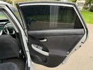 2014-toyota-prius-small-32