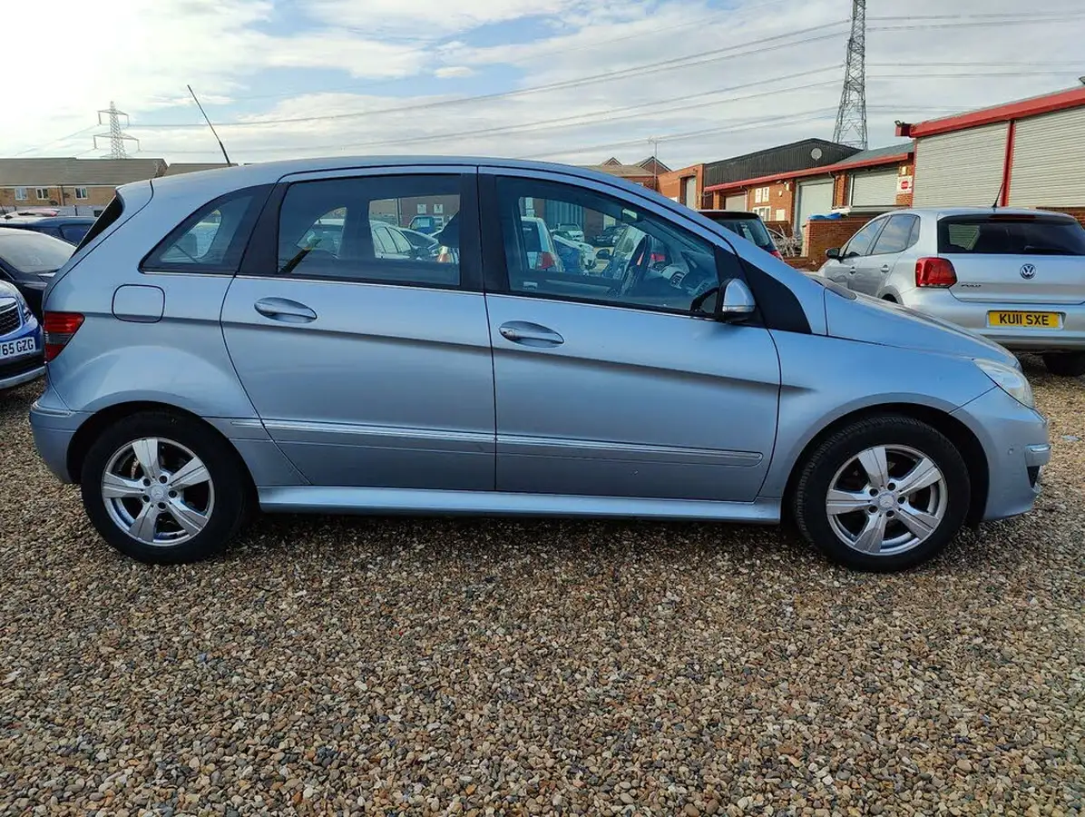 2010-mercedes-benz-b-class-15-b160-se-cvt-big-3