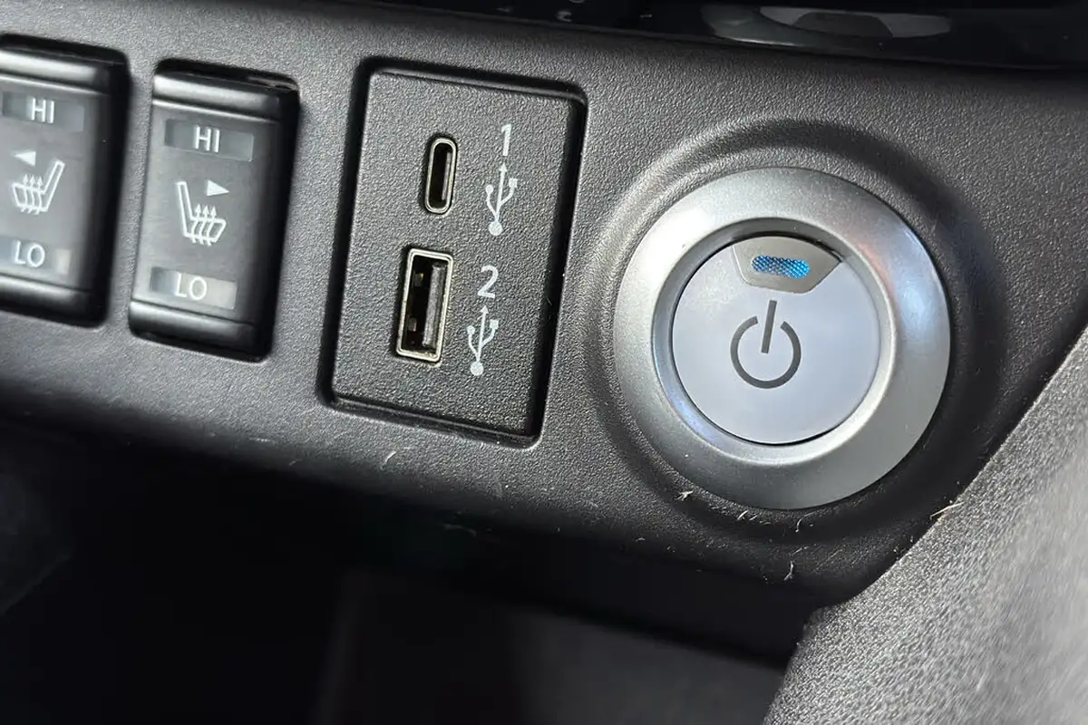 2021-nissan-leaf-e-e-tekna-big-19