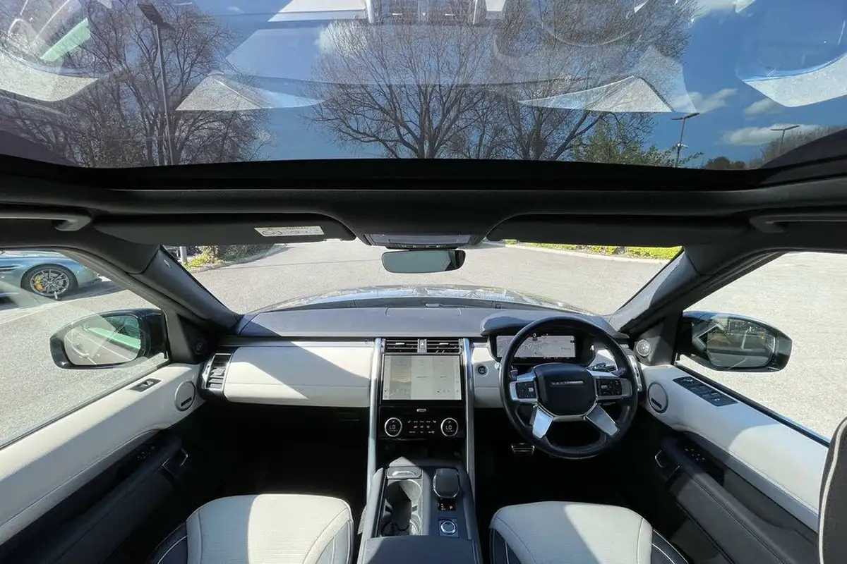 2021-land-rover-discovery-30-d300-r-dynamic-hse-big-2