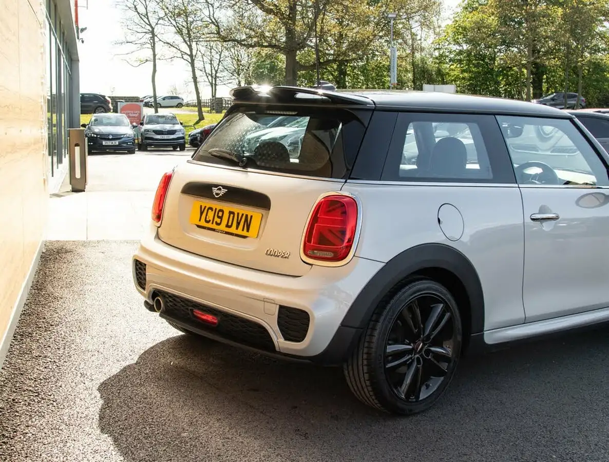 2019-mini-cooper-15-cooper-sport-hatchback-3d-big-8