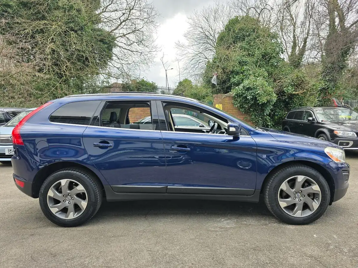 2010-volvo-xc60-20-t5-se-big-5