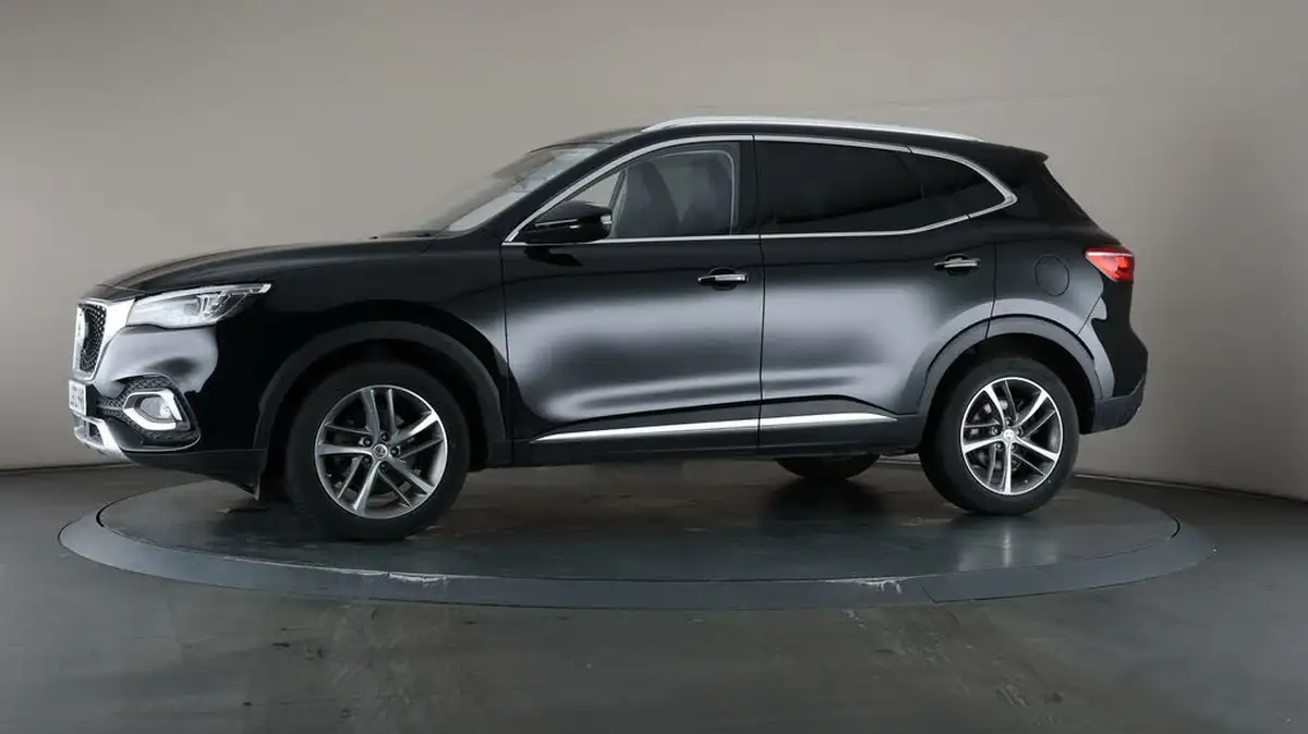 2022-mg-hs-15t-gdi-exclusive-162ps-big-31