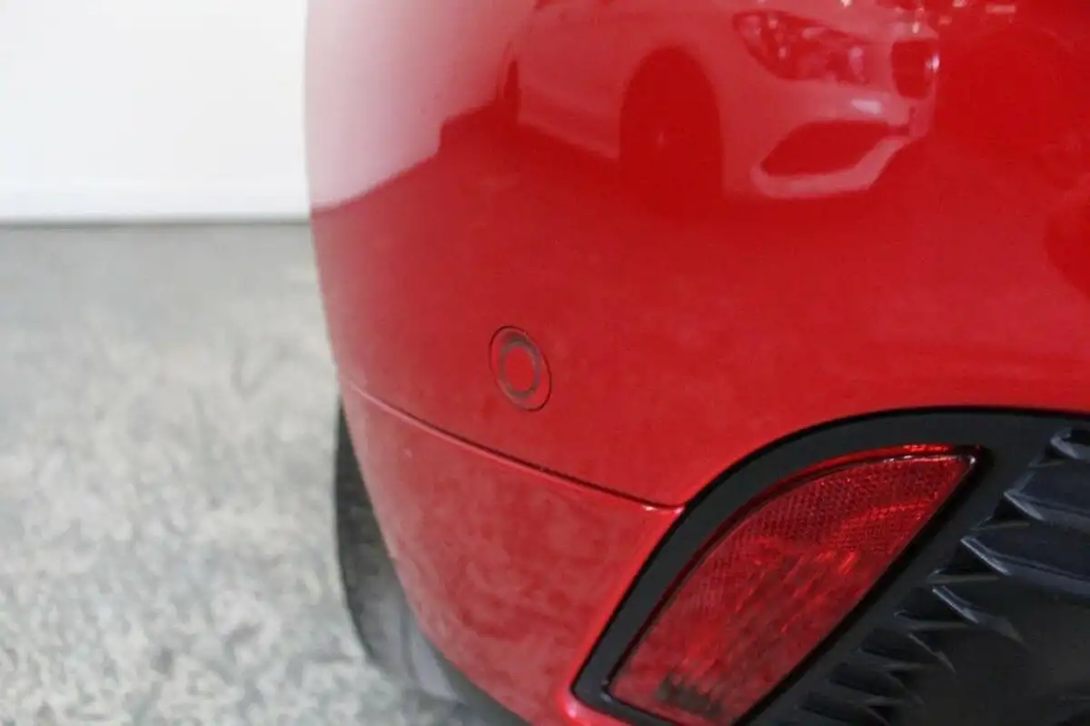 2019-jaguar-e-pace-20-i4d-r-dynamic-s-180ps-awd-auto-big-13