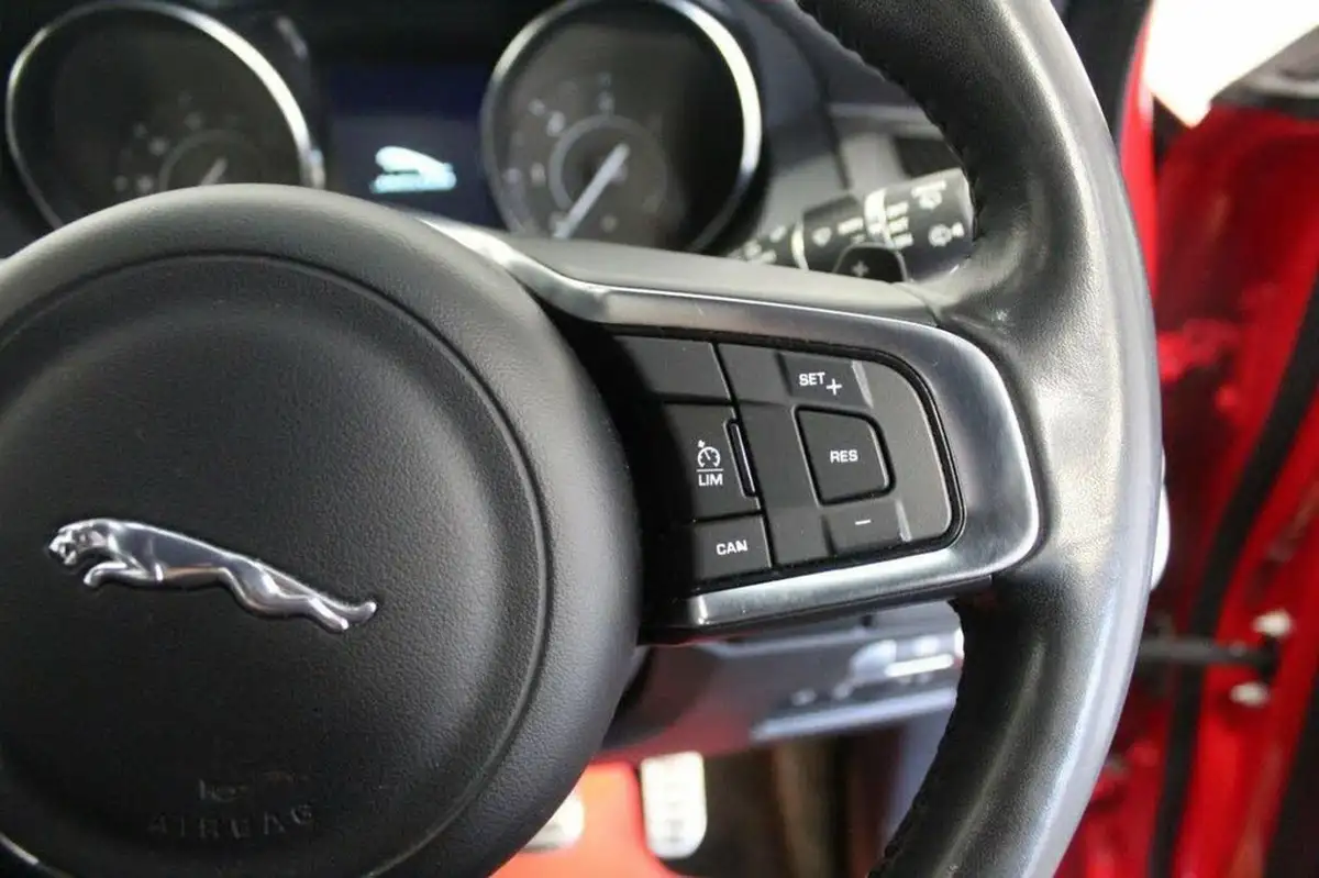 2019-jaguar-e-pace-20-i4d-r-dynamic-s-180ps-awd-auto-big-41