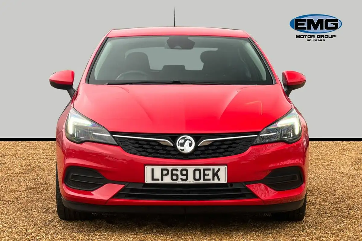 2019-vauxhall-astra-12-turbo-sri-145ps-big-1