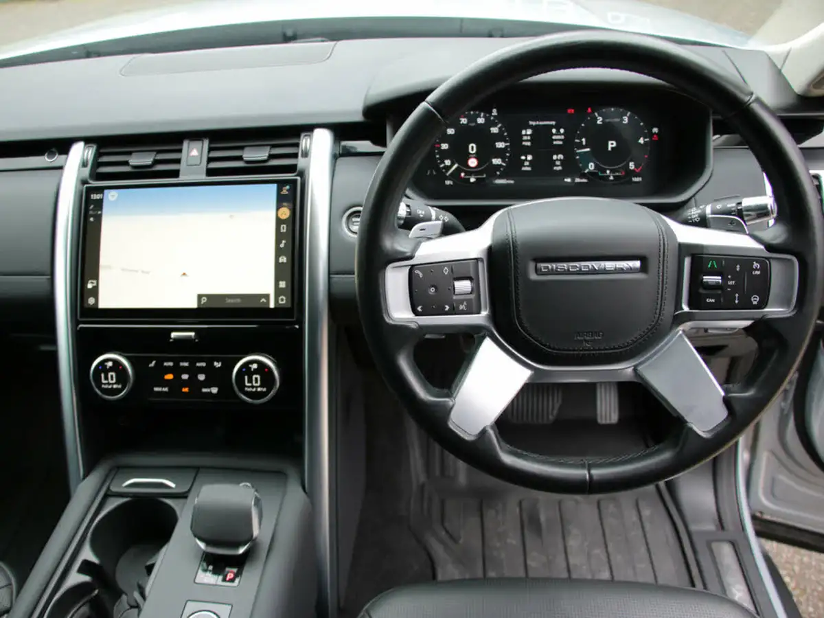 2021-land-rover-discovery-30-d300-commercial-hse-big-12