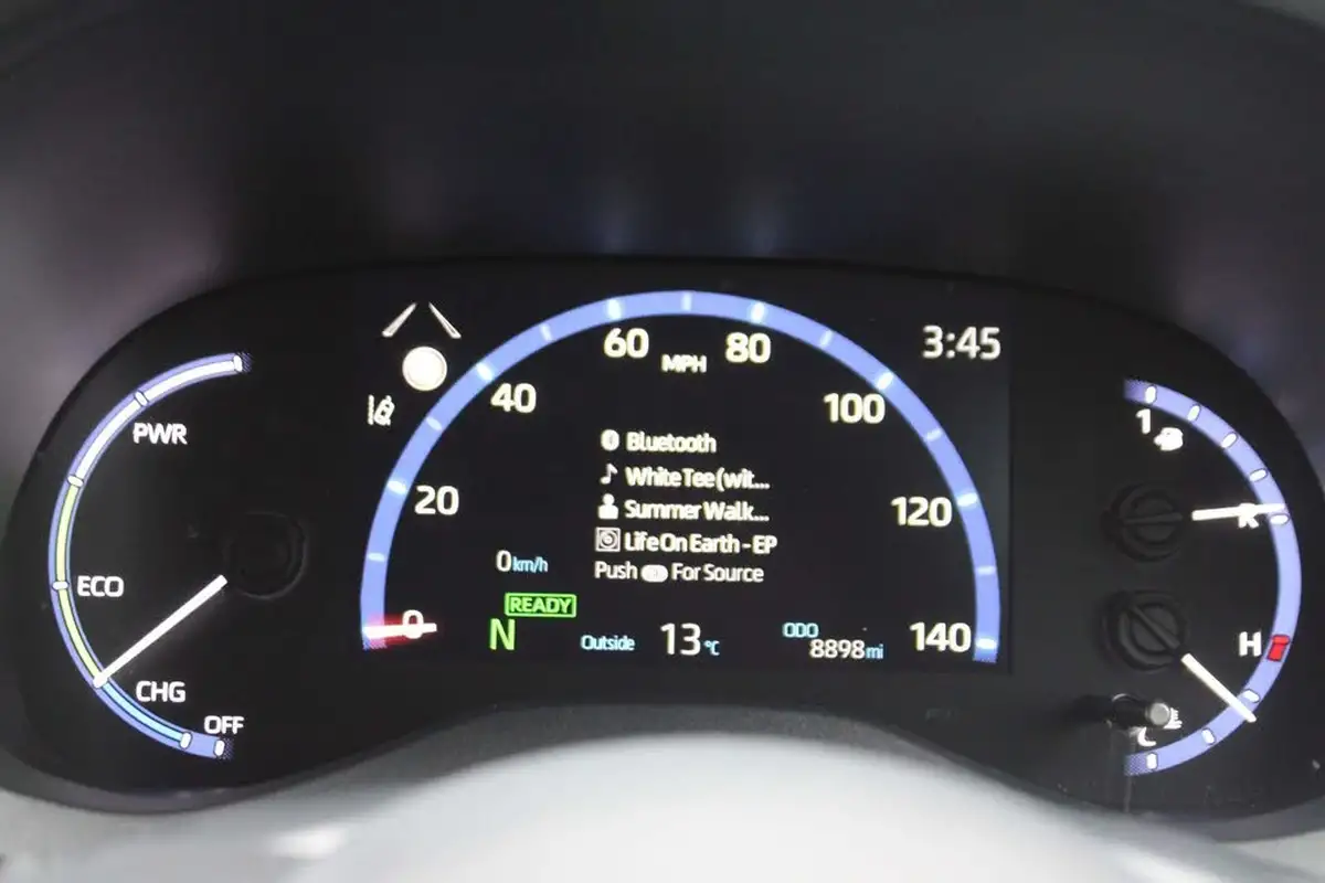 2021-toyota-yaris-cross-15-vvt-i-excel-big-25