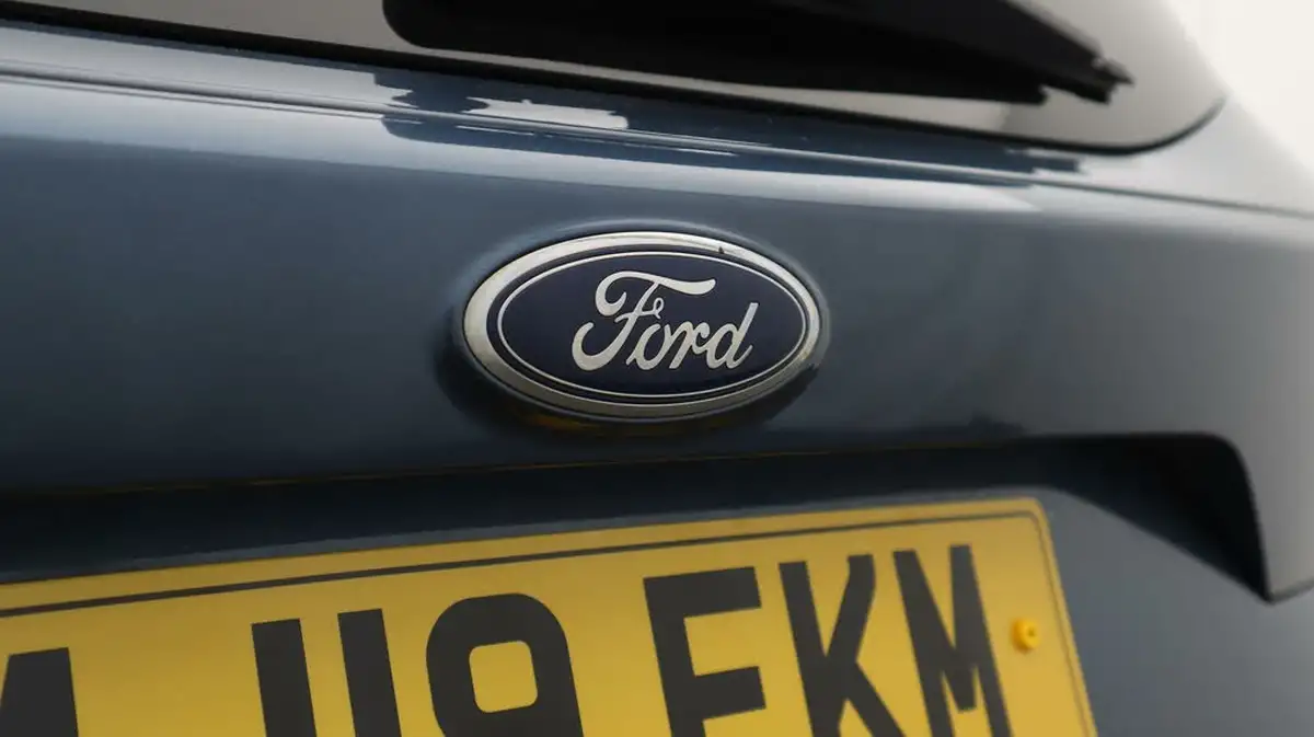 2019-ford-kuga-15tdci-st-line-ss-big-23