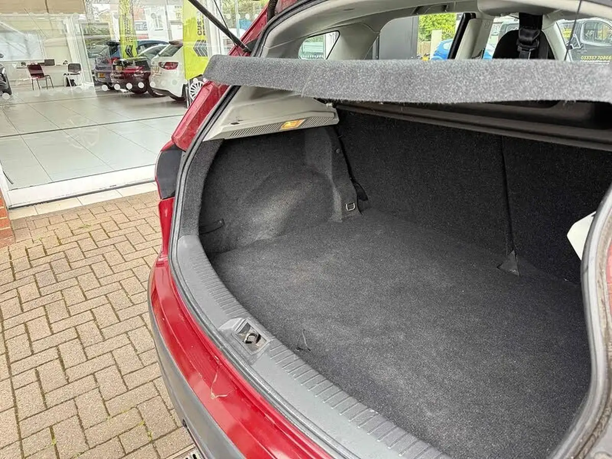 2012-nissan-qashqai-16-acenta-big-23