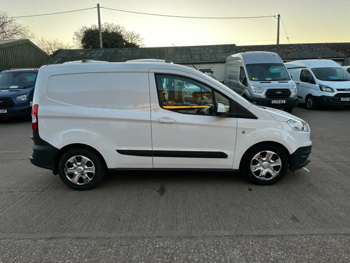 2016-ford-transit-courier-15tdci-trend-panel-1498cc-big-9