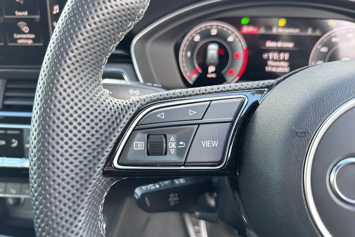 2024-audi-a4-avant-20-35-tdi-black-edition-big-46