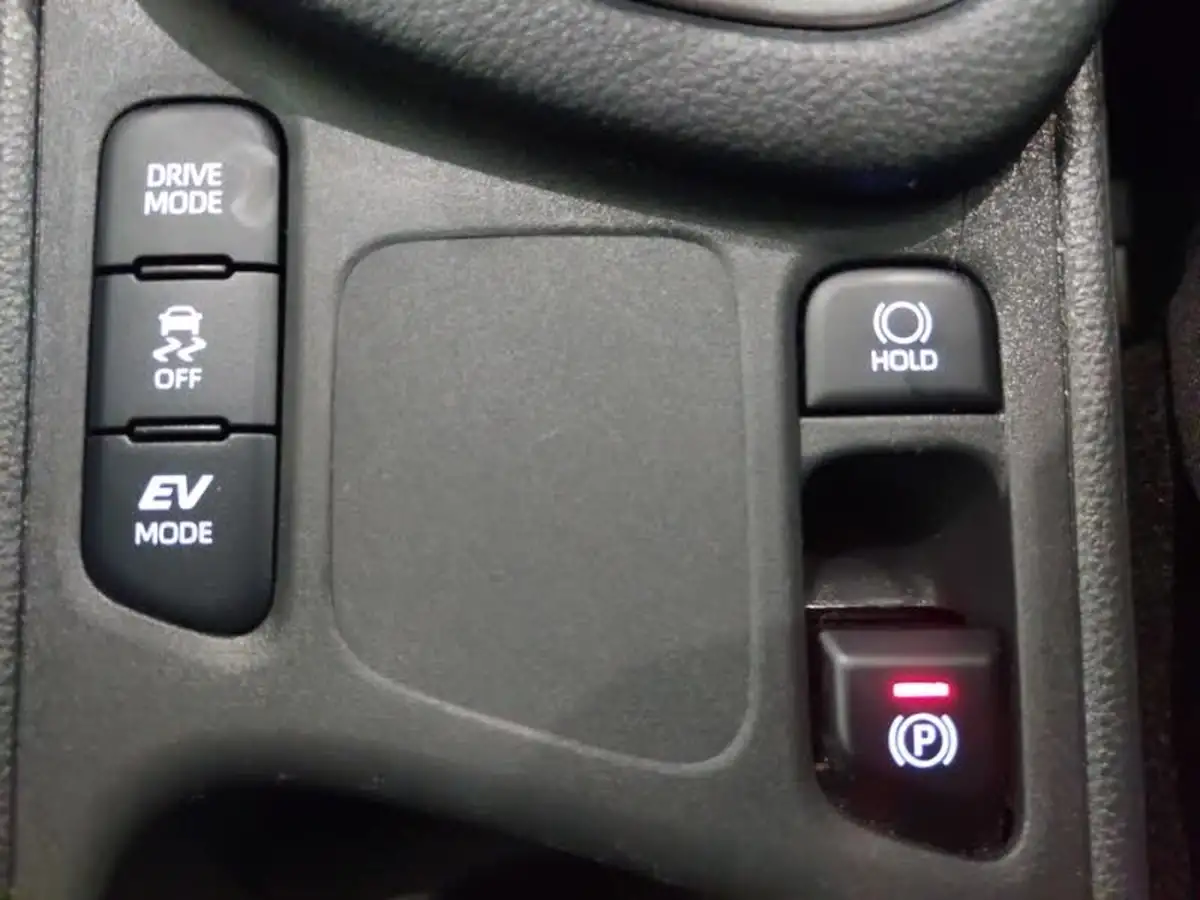 2023-toyota-yaris-15-vvt-i-gr-sport-114bhp-big-15