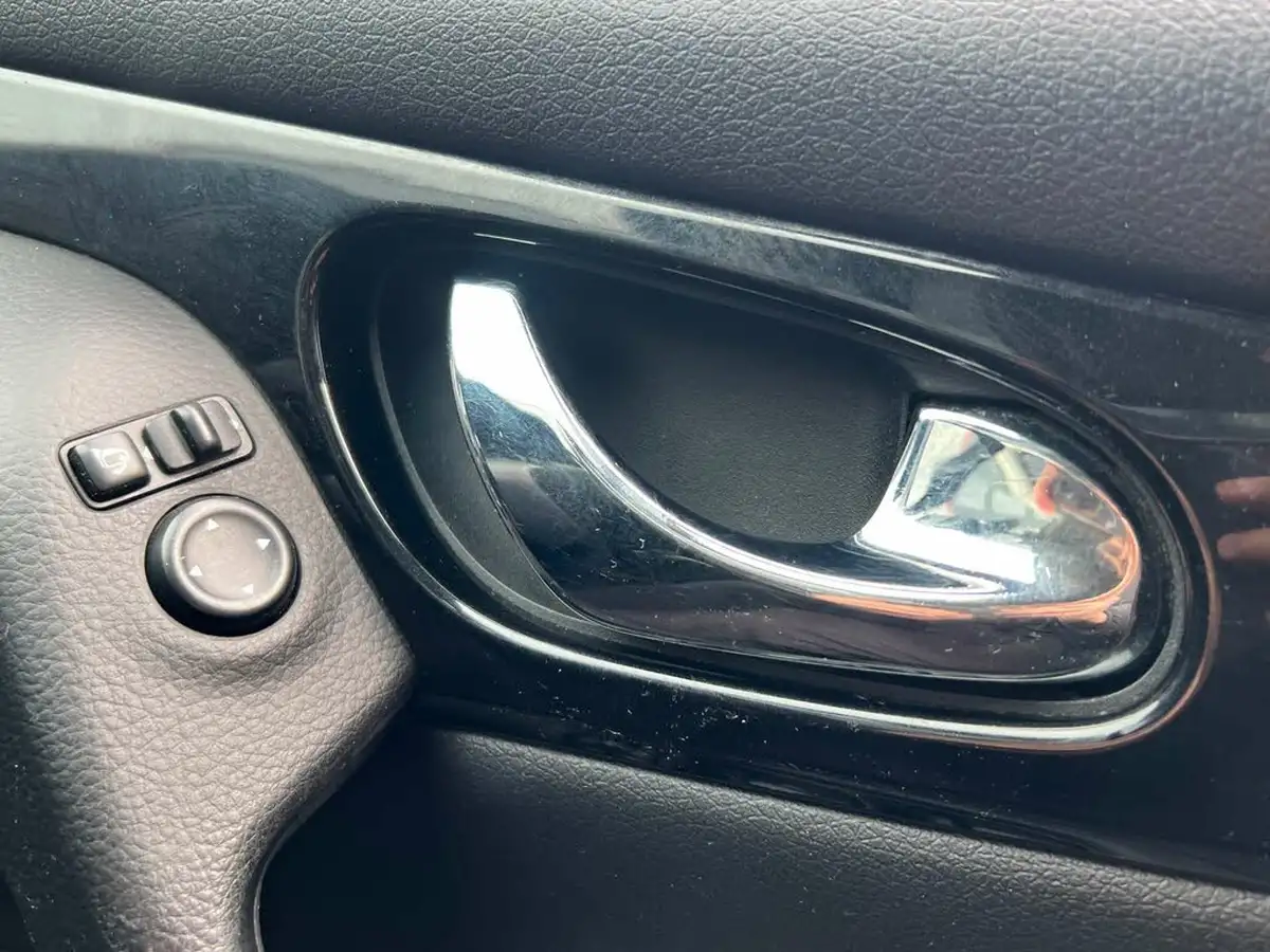 2015-nissan-qashqai-12-n-tec-big-51