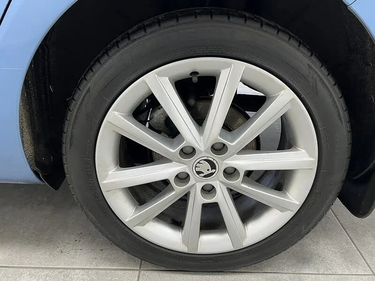 2016-skoda-octavia-16tdi-se-l-estate-dsg-big-20