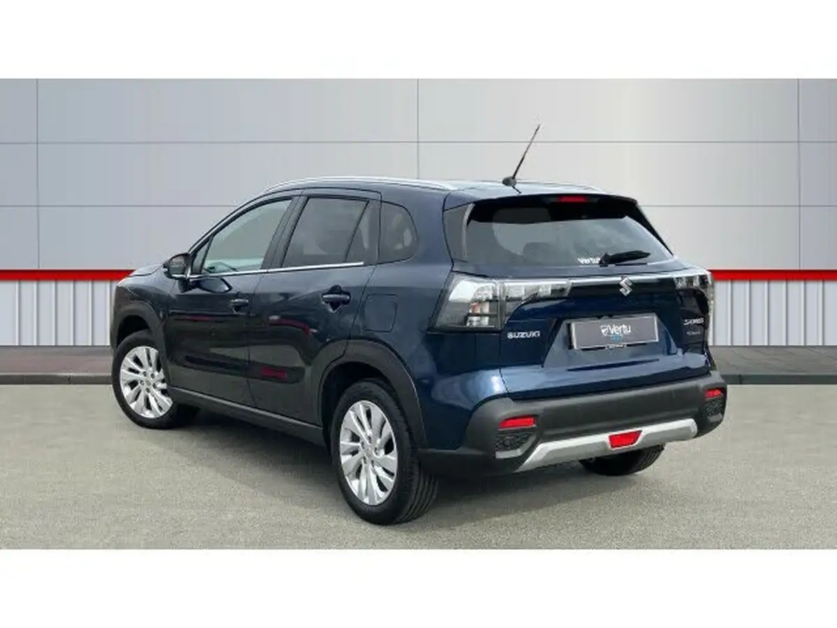 2023-suzuki-s-cross-15-motion-big-1