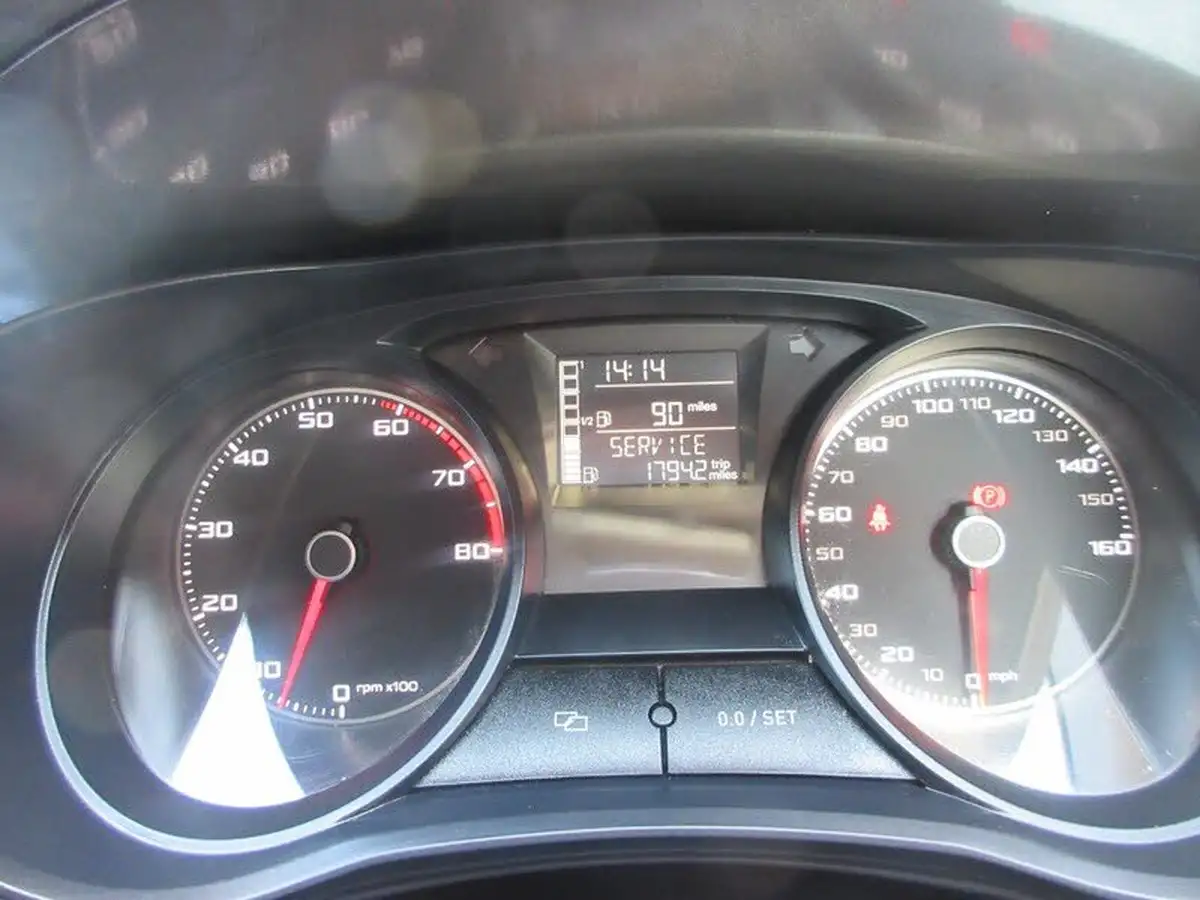 2013-seat-ibiza-12-fr-105-hatchback-5d-big-10