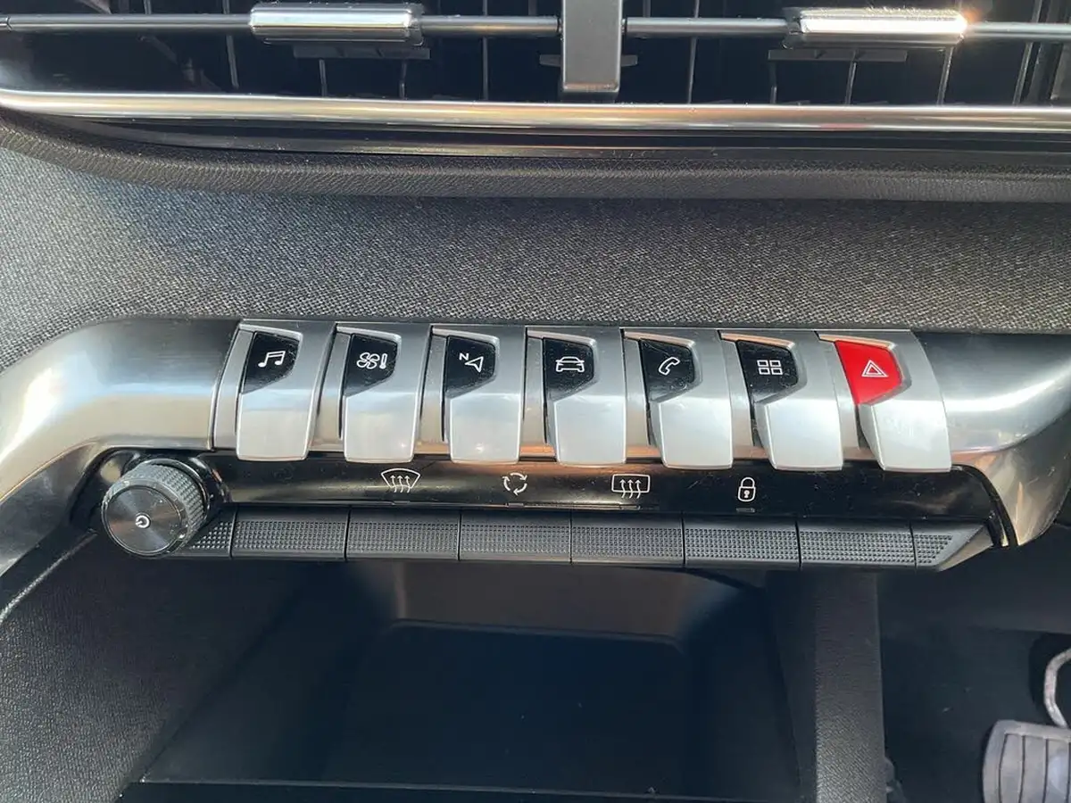 2020-peugeot-3008-suv-12-puretech-allure-eat8-big-18