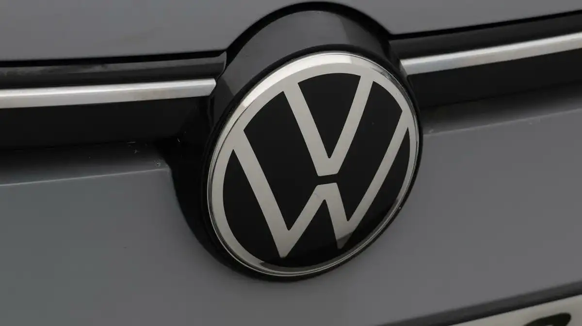 2020-volkswagen-golf-15-tsi-style-130ps-hatchback-big-23