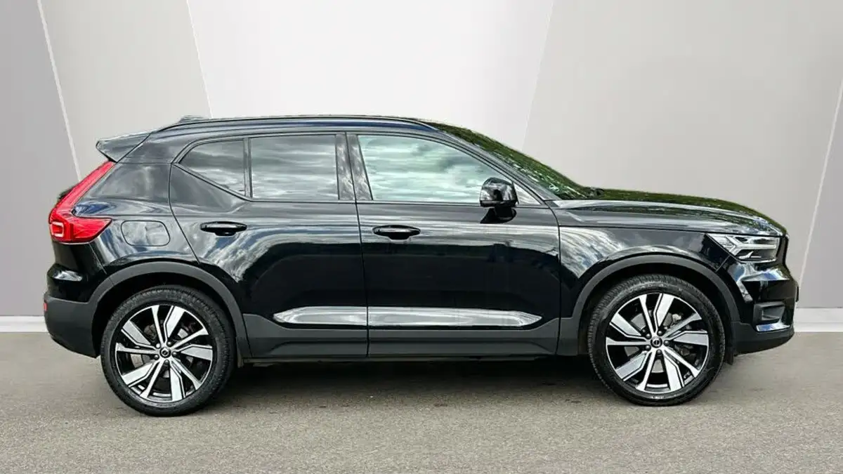 2022-volvo-xc40-15-t5-r-design-pro-big-2