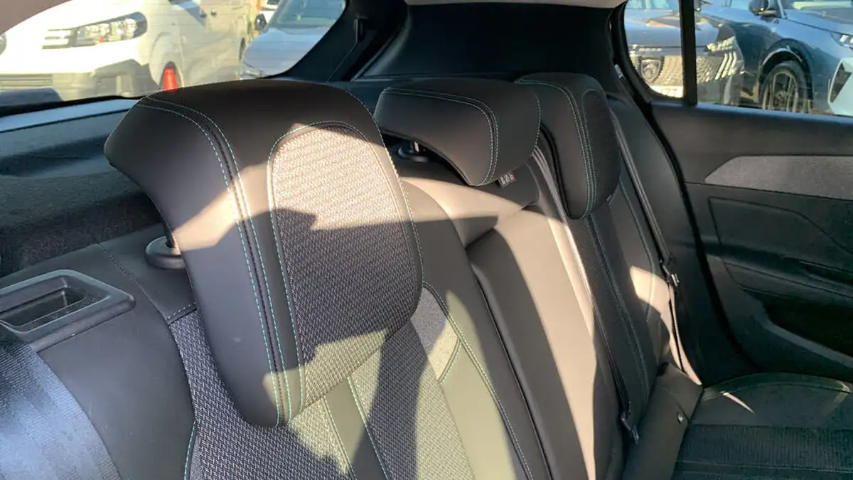 2022-peugeot-308-12-puretech-allure-premium-eat8-big-32