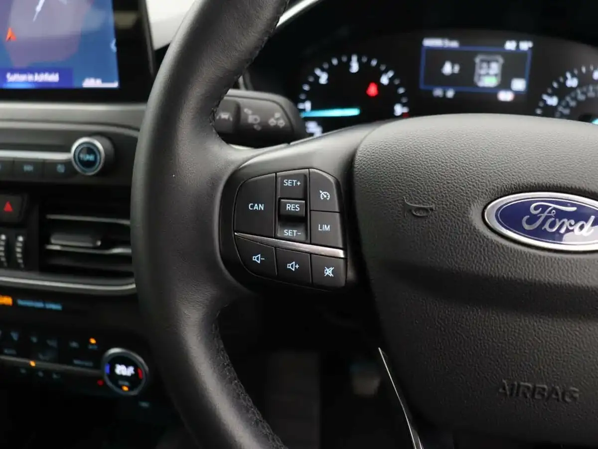 2020-ford-focus-big-24