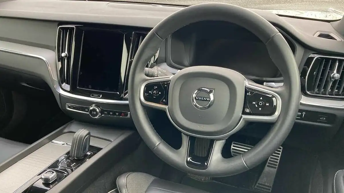 2021-volvo-v60-20td-b4-r-design-big-5