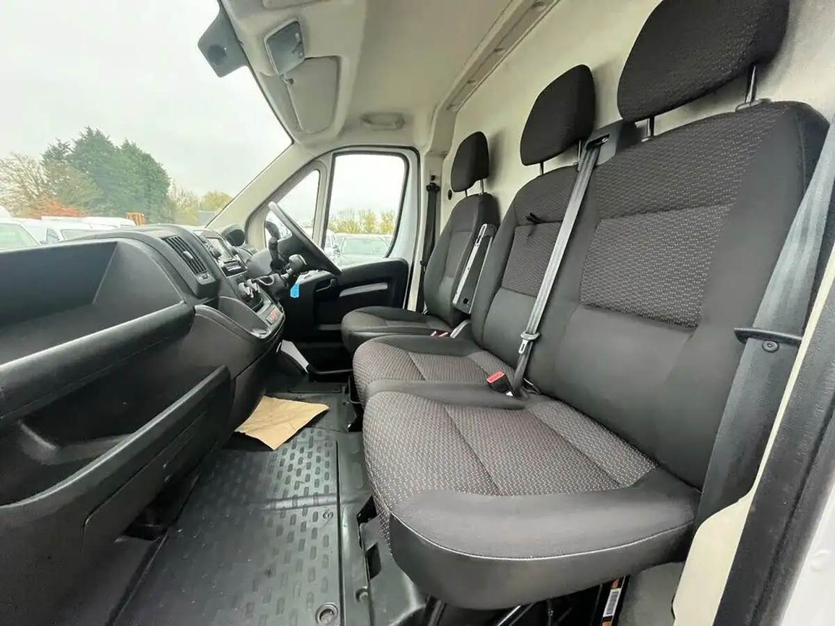 2021-peugeot-boxer-22-bluehdi-professional-435-l4-h2-140bhpeu6dt-big-12