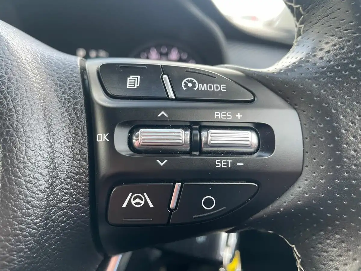 2024-kia-stonic-10-t-gdi-gt-line-98bhp-dct-big-16