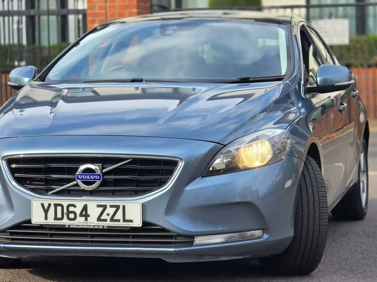 2014-volvo-v40-20td-d3-se-nav-big-25