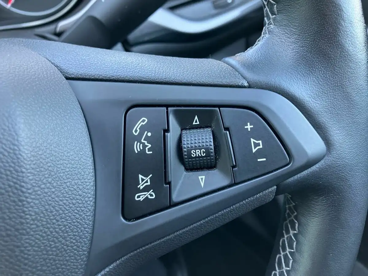 2017-vauxhall-corsa-14i-elite-auto-big-24