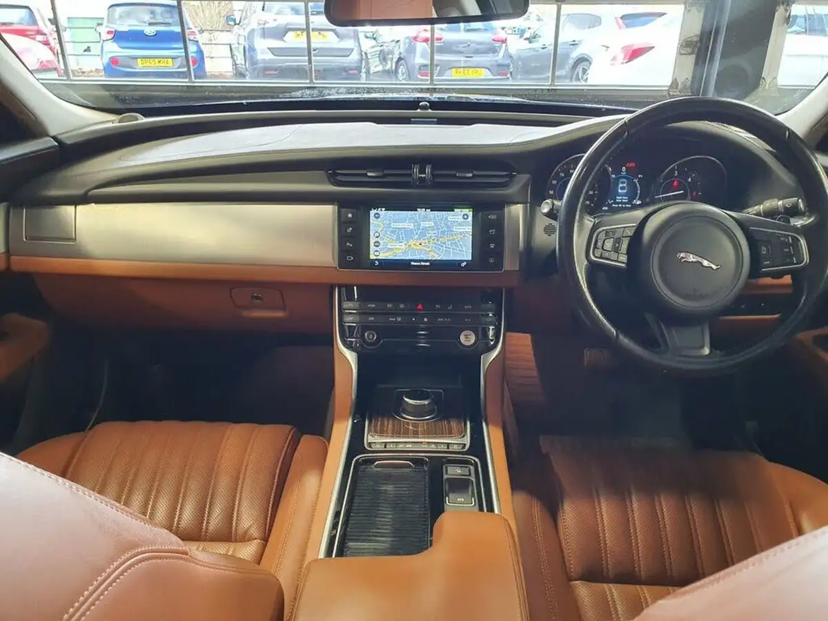 2016-jaguar-xf-20td-portfolio-180ps-auto-big-34