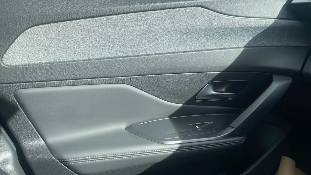 2023-peugeot-308-12-puretech-allure-130ps-ss-eat8-big-34