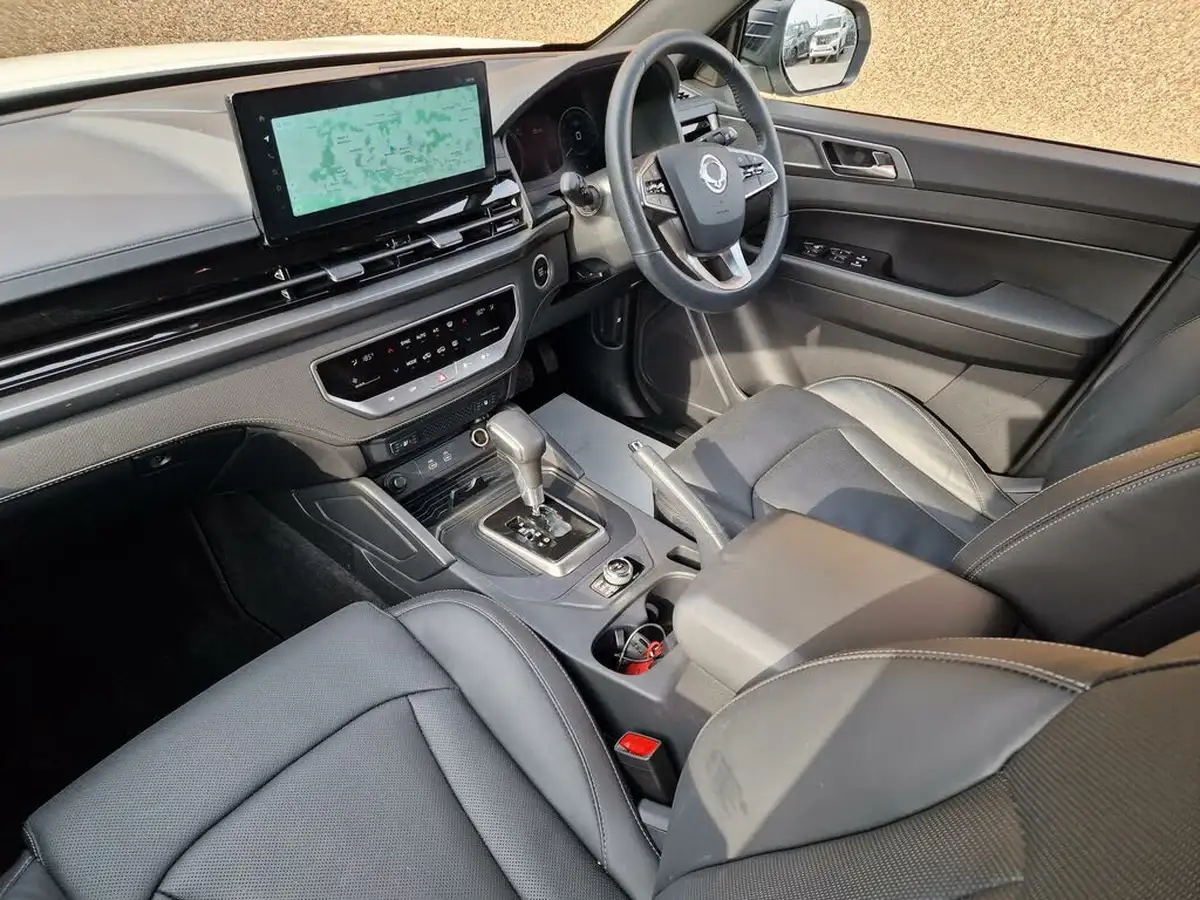 2024-kgm-ssangyong-musso-22td-saracen-big-17