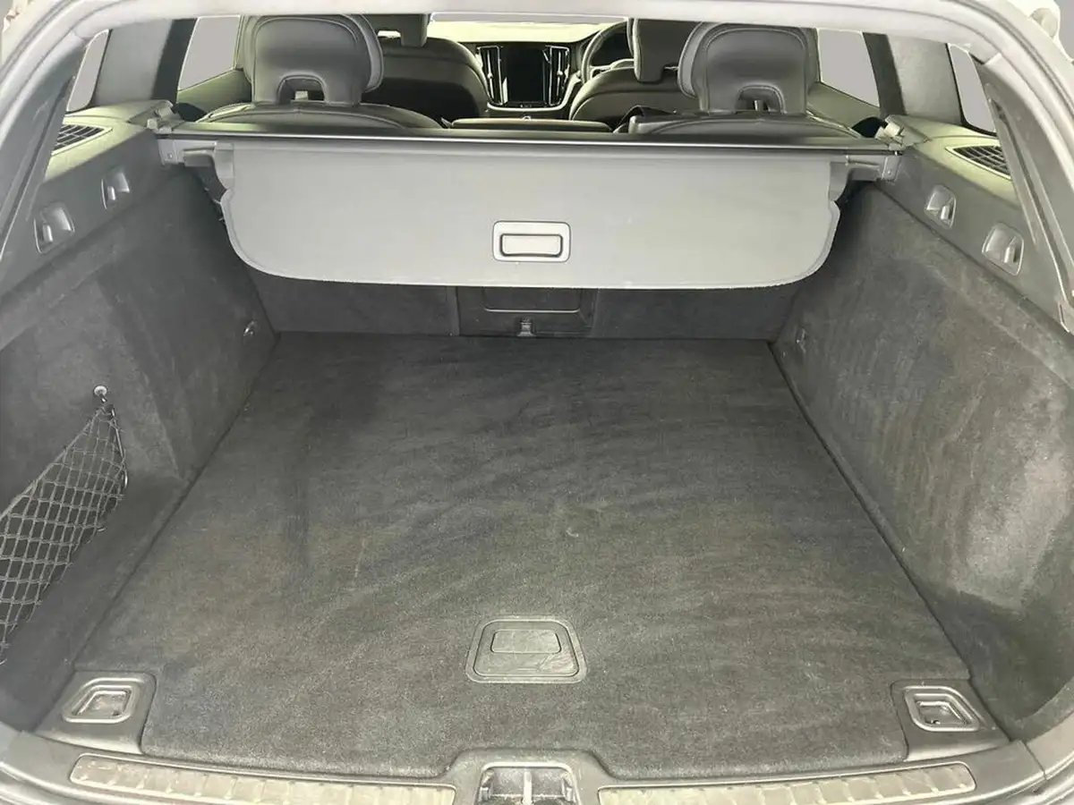 2021-volvo-v60-20td-b4-r-design-big-20