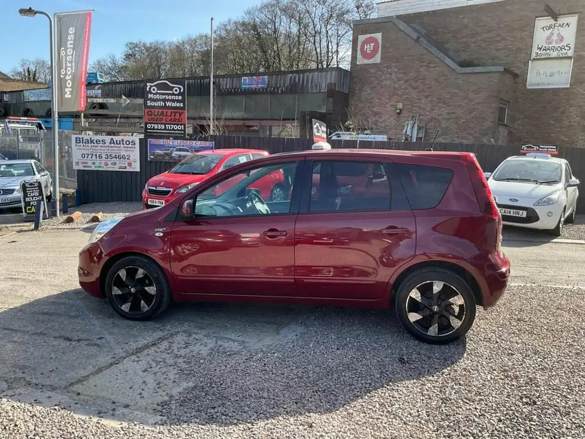 2012-nissan-note-15td-n-tec-big-72