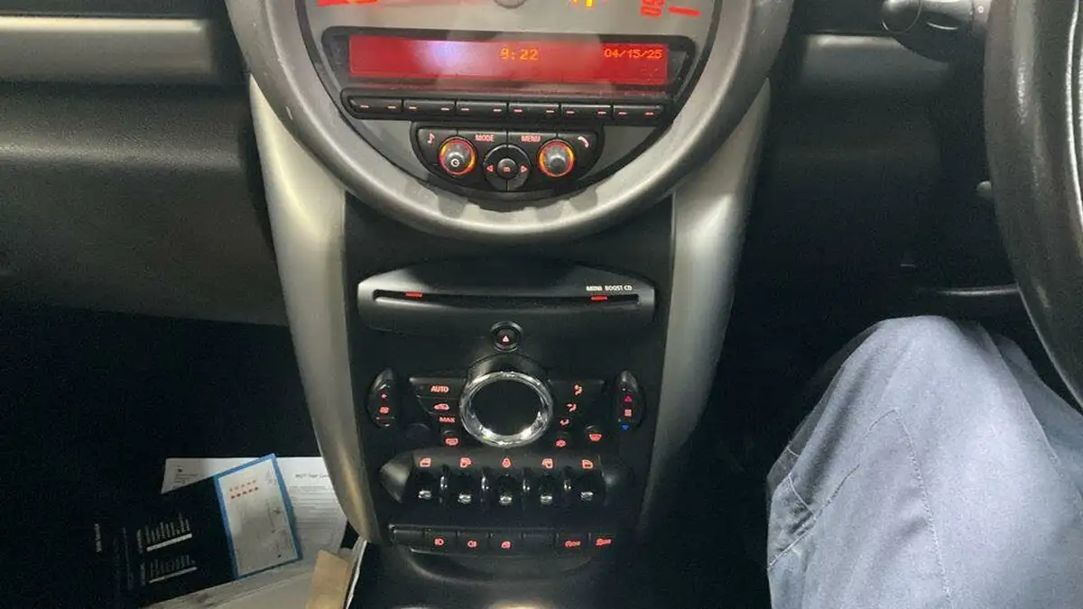 2011-mini-countryman-16-cooper-pepper-big-9