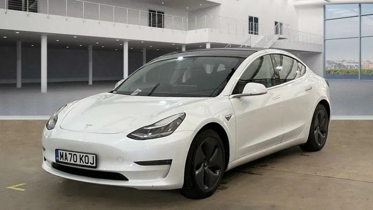 2020-tesla-model-3-e-long-range-big-1