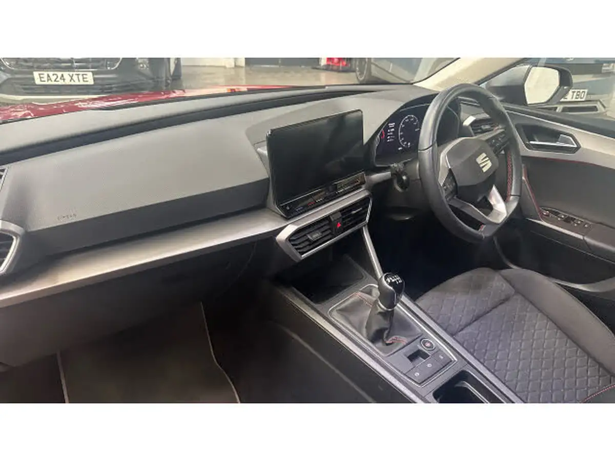 2022-seat-leon-big-8