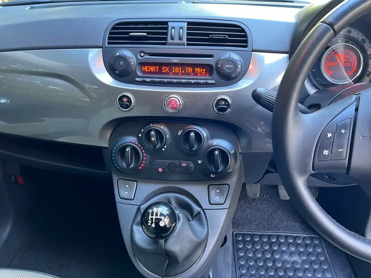 2011-fiat-500-12-lounge-big-12