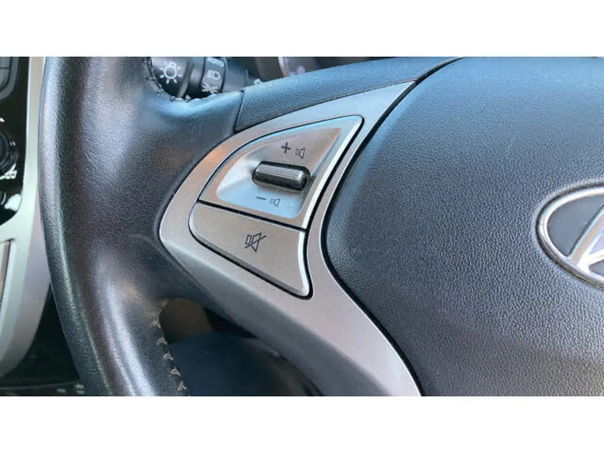 2016-hyundai-ix20-14-se-big-29