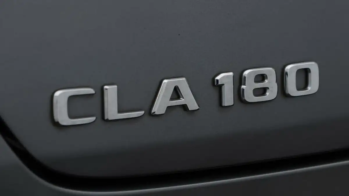 2020-mercedes-benz-cla-13-cla-180-amg-line-premium-plus-coupe-4d-big-23