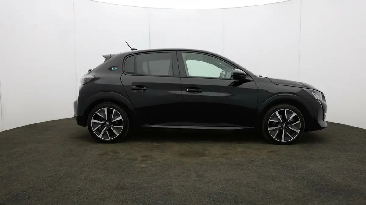 2021-peugeot-208-e-gt-premium-big-46