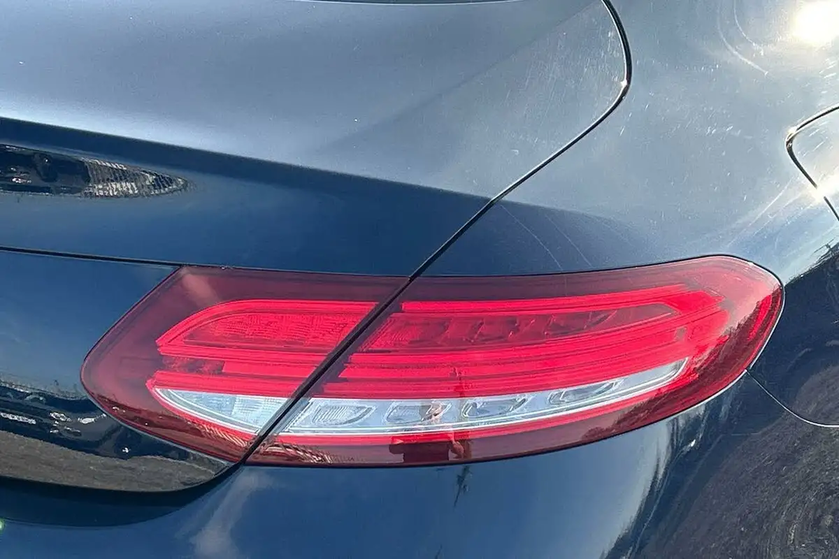 2018-mercedes-benz-c-class-21d-c250d-amg-line-premium-plusss-coupe-2d-big-26